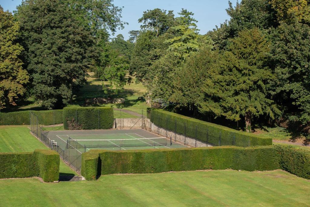 Rushton Hall Hotel And Spa Kettering Exterior photo